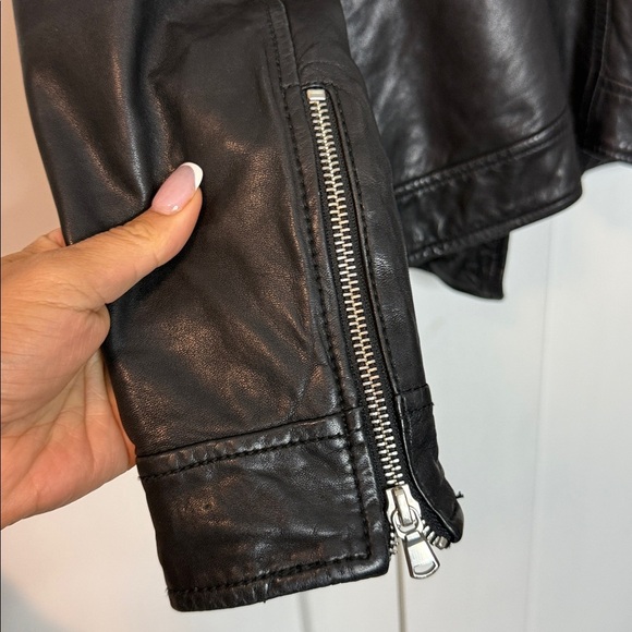 Danier | Women's Black Leather Zip Up Jacket PTP 16in flat lay - XS-Small - Picture 5 of 6
